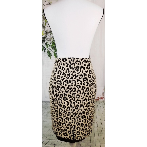 Joseph Ribkoff Skirt Black White Animal Print sz 8 - Picture 3 of 8